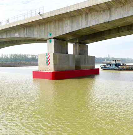 橋梁防撞，橋梁防撞設(shè)施，橋墩防撞，橋墩防撞設(shè)施，防撞護(hù)舷，橋墩防撞護(hù)舷，復(fù)合材料防撞設(shè)施，鋼覆防撞圈設(shè)施，固定式防撞設(shè)施，自浮式鋼覆復(fù)合材料，frp防撞圈，防撞圈 